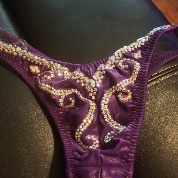 Figure suit - Picture 3 of 3